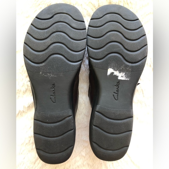 Clarks Cheyn Madi Slip-On Shoes - Picture 3 of 6